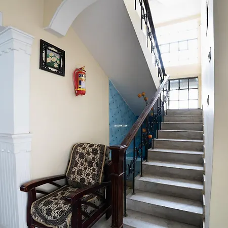 Oyo Th Guest House